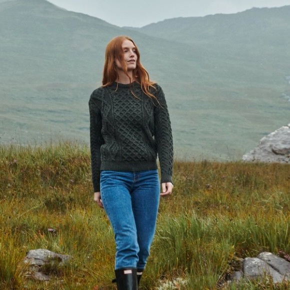 Irish 100% wool forest green unisex fisherman’s sweater NWT - Picture 8 of 9